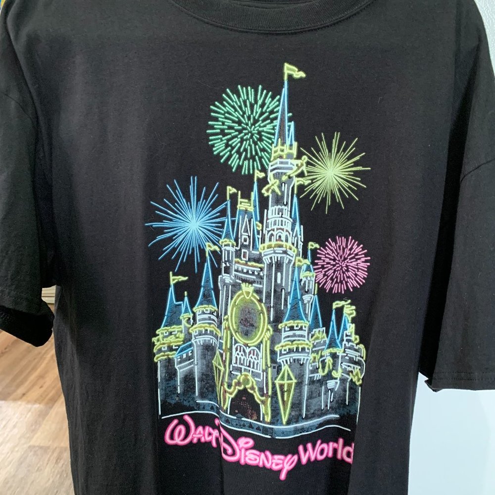 Walt Disney World Authentic T-Shirt NWOT